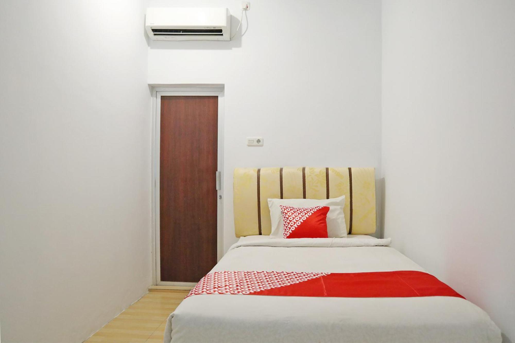 Hotel Oyo 1673 M Authentic Kost Man Padang  Exterior foto